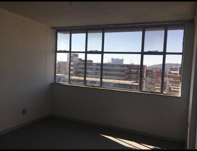 2 BEDROOM APARTMENT FOR SALE IN SUNNYSIDE